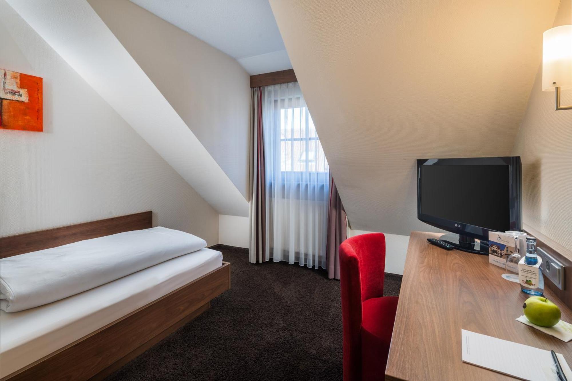 Hotel Schwanen Köngen Kültér fotó