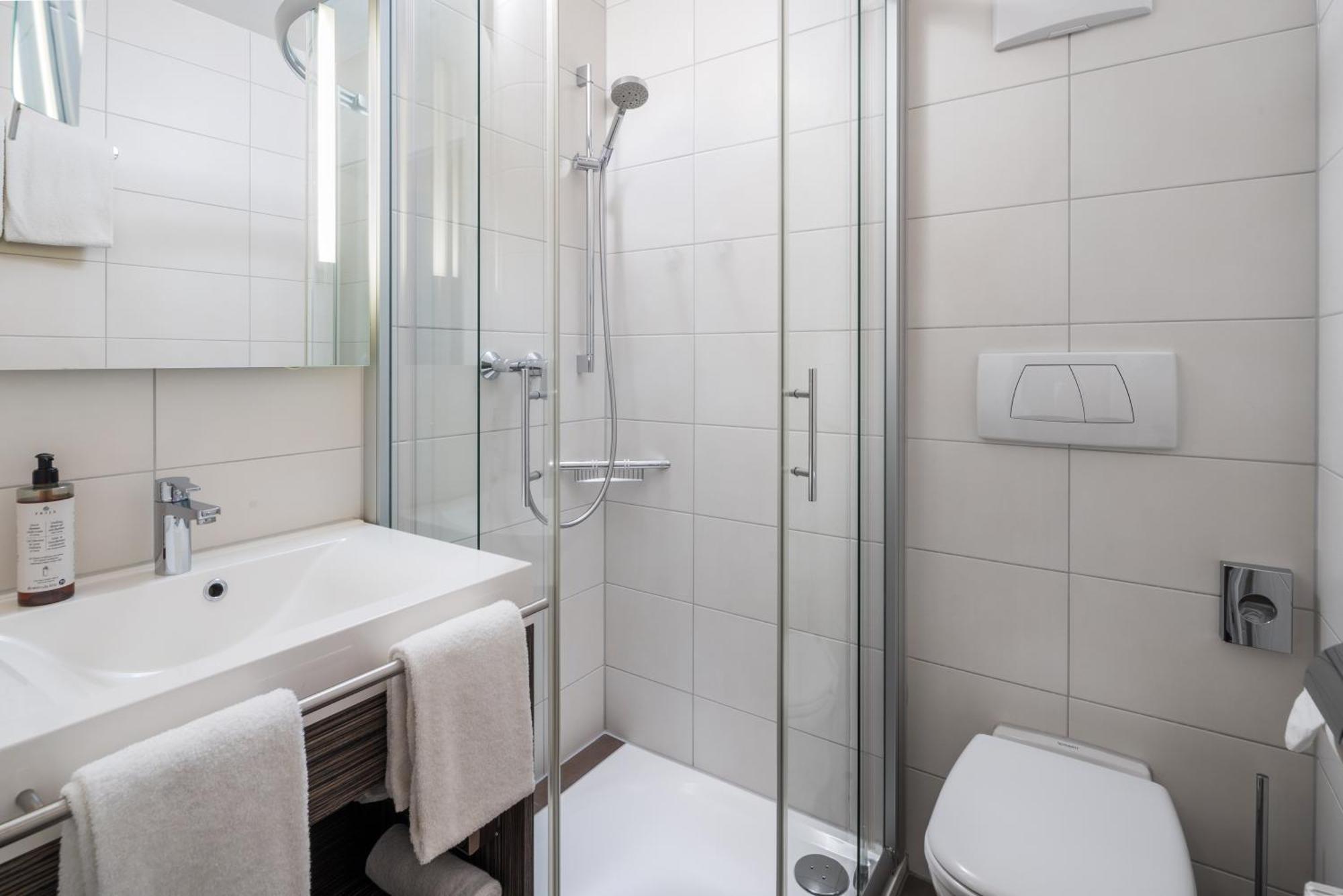 Hotel Schwanen Köngen Kültér fotó