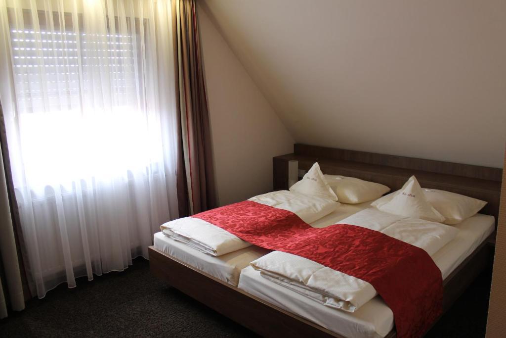Hotel Schwanen Köngen Kültér fotó