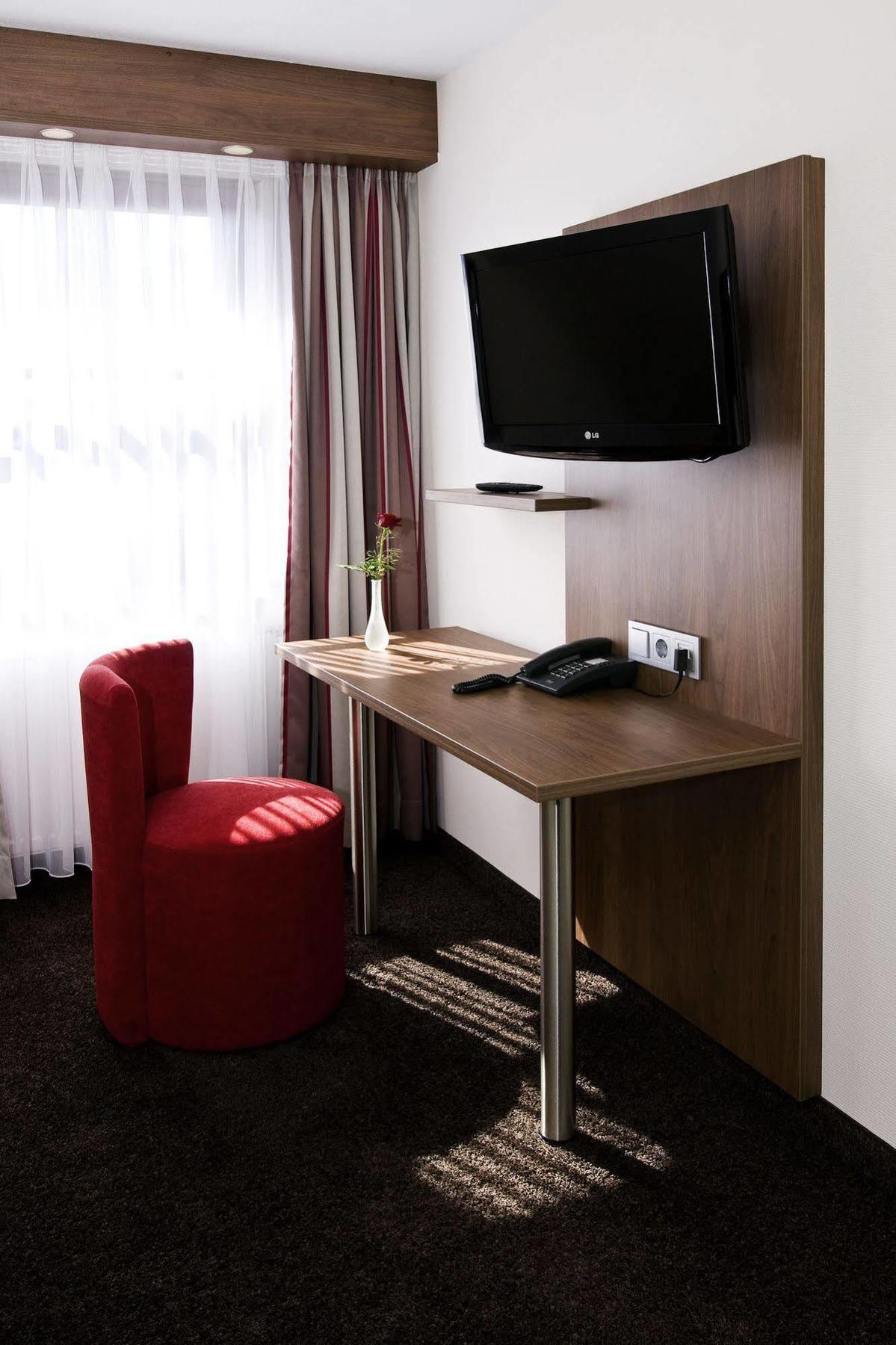 Hotel Schwanen Köngen Kültér fotó